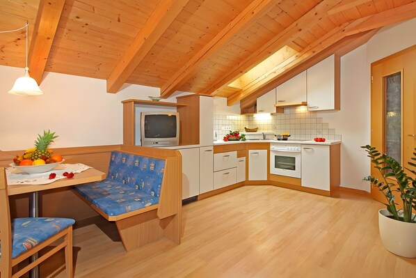 Kühlschrank, Ofen, Herdplatte, Geschirrspüler