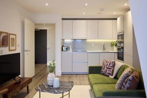 TV - Streatham Hill Modern Flat with Balcony (London)