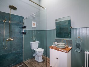 Shower - ROBINS REST AT THE LODGE in Kilmacthomas, County Waterford (Kilmacthomas)