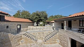 Enceinte de lâhĂ©bergement