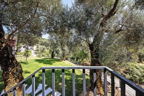 Property grounds - Room 'Quarto 2' with Mountain View, Wi-Fi and Air Conditioning (Rossas)