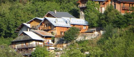 المنشأة من الخارج