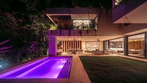 Pool - Villa in the most exclusive area of Tulum. (Tulum)