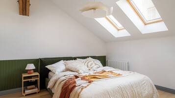 Strygejern/strygebræt, internetforbindelse, sengetøj