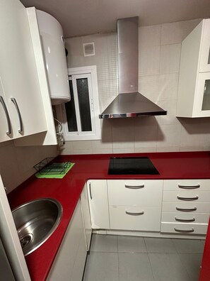 ميكروويف، فرن، موقد طهي مسطح، غسالة أطباق