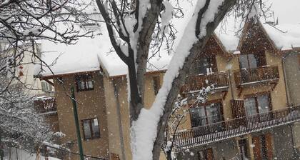 Studio avec parking pour 2-3 personnes à Briançon centre à 700 m de télécabine