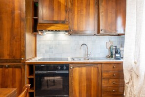 Kühlschrank, Ofen, Herdplatte, Geschirrspüler