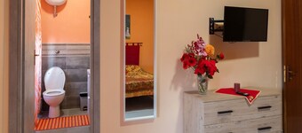 Ferienhaus 'Monet 90mwifiparkingnetflix' mit Balkon, WLAN und Klimaanlage