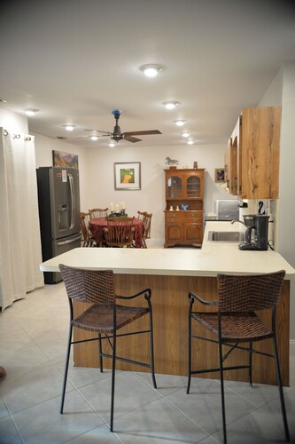 My Happy Place: Spacious 4-bedroom house with AC in Loxahatchee Groves