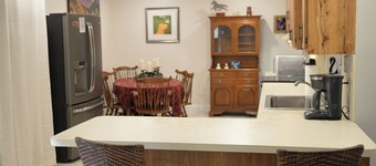 My Happy Place: Spacious 4-bedroom house with AC in Loxahatchee Groves