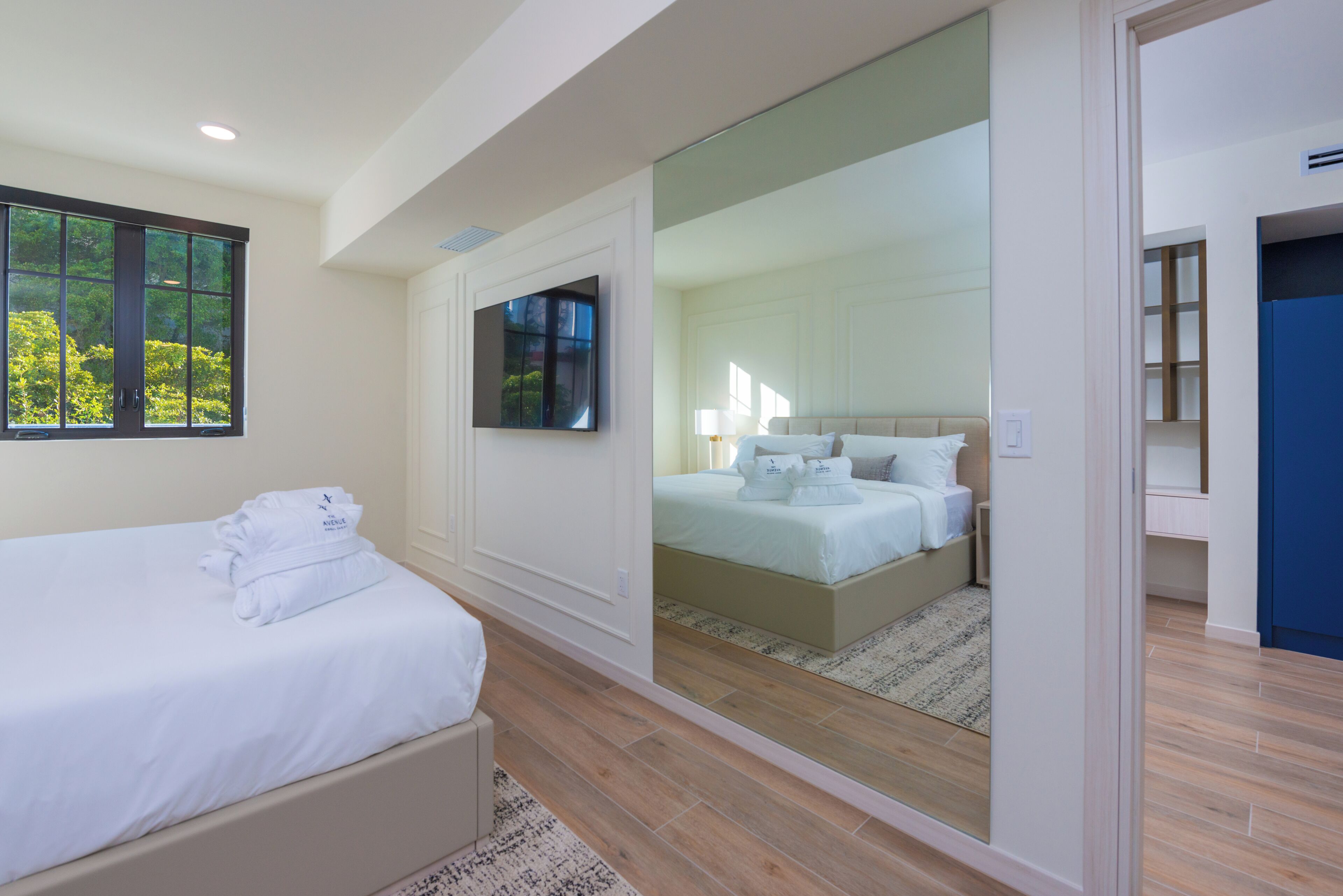 Luxury Apartment | Laptop workspace, soundproofing, iron/ironing board, free WiFi