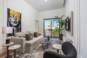 Family Apartment | Living area - The Avenue Hotel Coral Gables (Coral Gables)