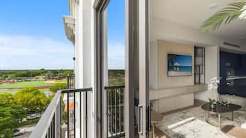 Luxury Apartment | Balcony