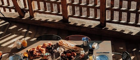 تناول الطعام بالخارج