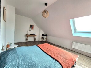 4 chambres, fer et planche à repasser, Wi-Fi, draps fournis