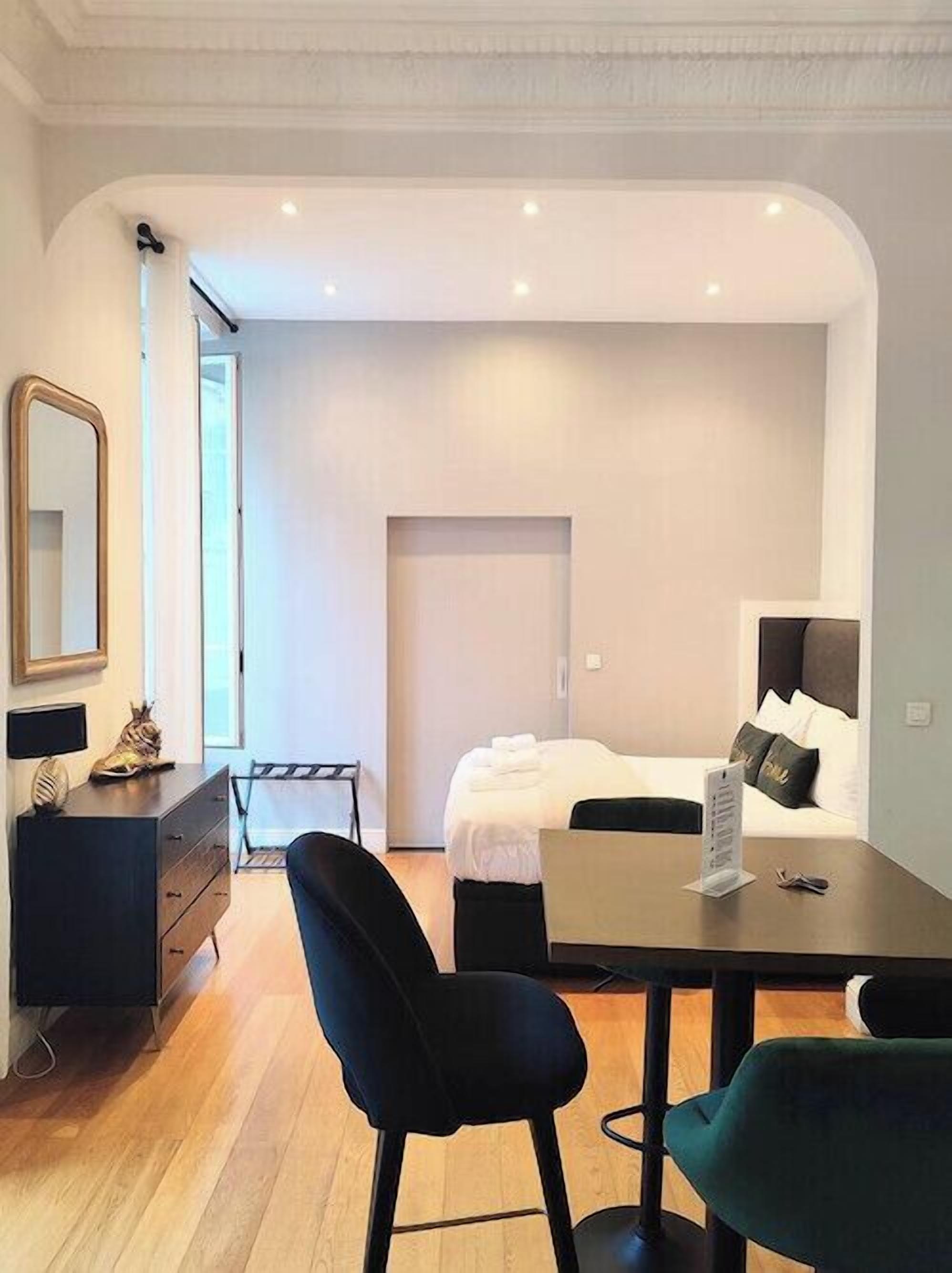 Bügeleisen/Bügelbrett, WLAN, Bettwäsche