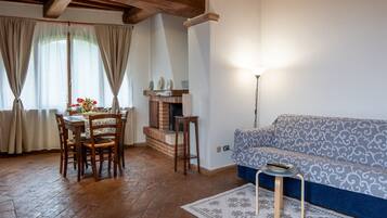 Tv, pejs, bordtennisbord