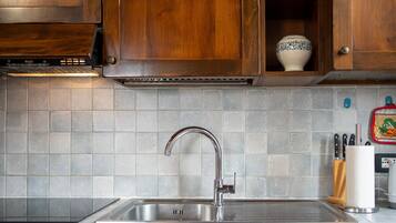 KĂŒhlschrank, Ofen, Herdplatte, GeschirrspĂŒler