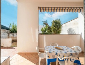 Casa, 2 quartos, para fumantes | Opções para refeição ao ar livre