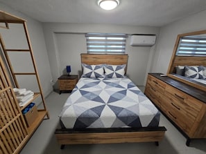 4 bedrooms, WiFi, bed sheets