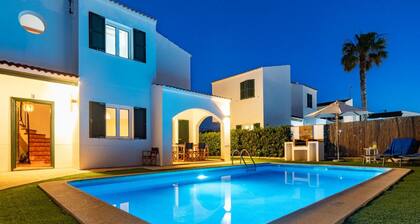 Holiday Home 'Relax En Tranquila' with Private Pool, Wi-Fi and Air Conditioning