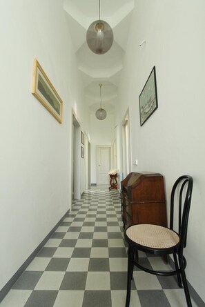 Interior - Villa 'La Casa Bianca' with Private Terrace, Wi-Fi and Air Conditioning (Lipari)