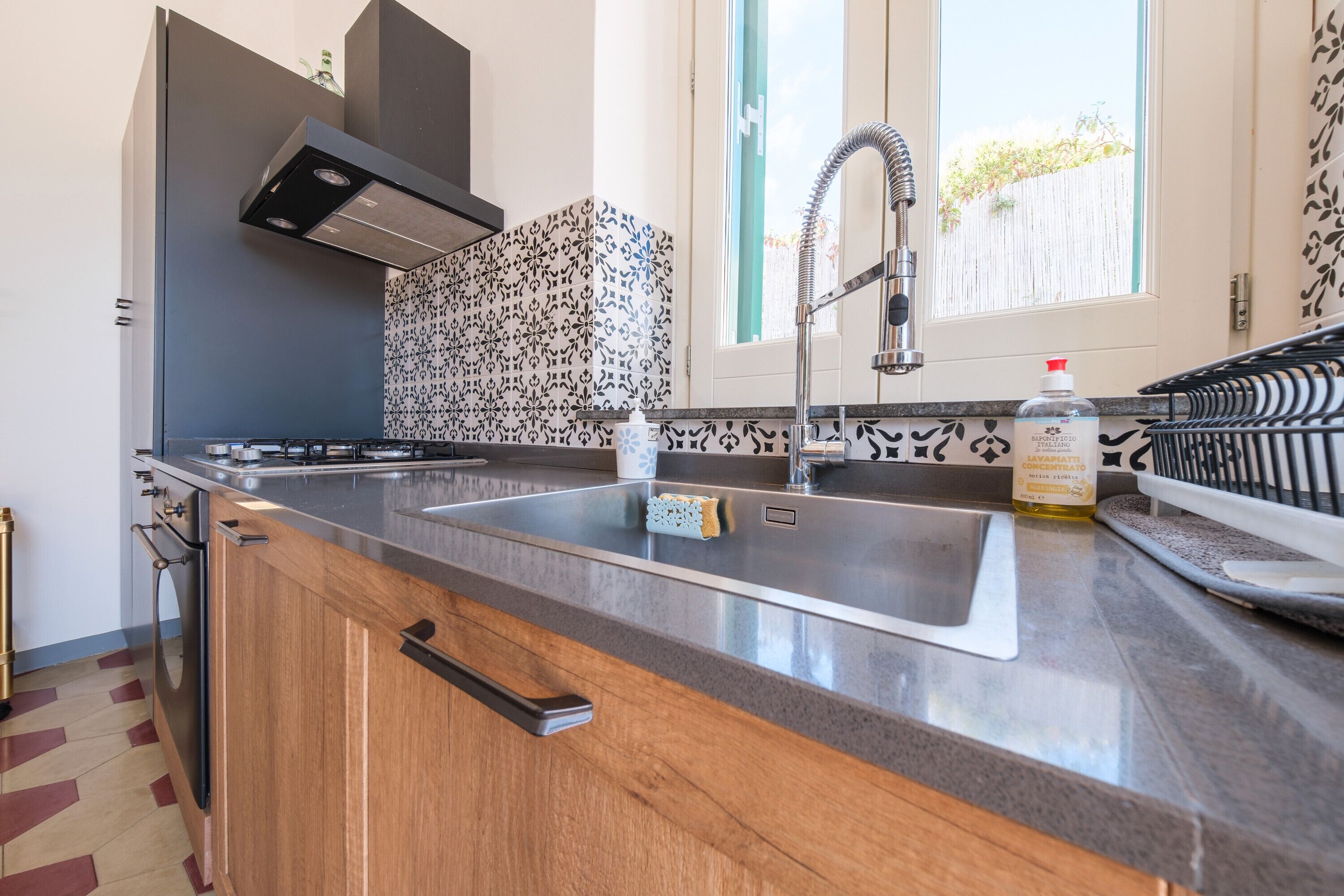 Refrigerador, horno, parrilla de estufa y lavavajillas 