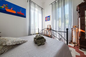 3 chambres, fer et planche à repasser, Wi-Fi, draps fournis