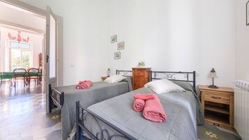 3 bedrooms, desk, iron/ironing board, WiFi