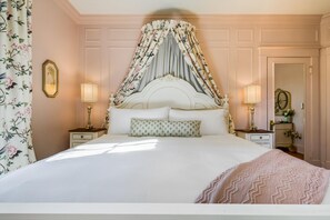2 Schlafzimmer, Schreibtisch, Bügeleisen/Bügelbrett, kostenloses WLAN
