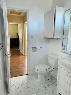 Toallas y papel de baño 