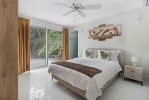 4 bedrooms, free WiFi, bed sheets, wheelchair access - Casa Halcón • Modern Luxury Villa • Ocean Views (Coco)