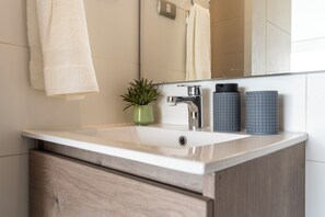 Comfort appartement, uitzicht op de stad | Badkamer