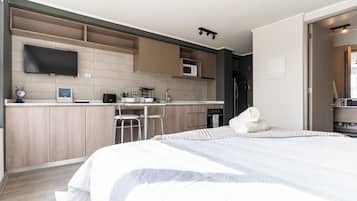 Appartamento Comfort, vista città | Ferro/asse da stiro, Wi-Fi gratuito