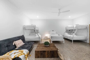 5 dormitorios, tabla de planchar con plancha, wifi y ropa de cama