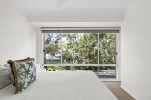 3 bedrooms, iron/ironing board, WiFi, bed sheets - Scribbly Gums Callala Beach (Callala Beach)