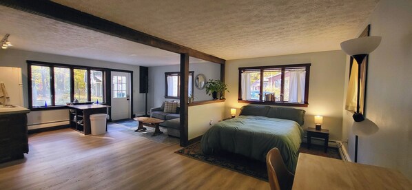 1 bedroom, desk, free WiFi, bed sheets - Spacious Studio Near Sebago Lake (Windham)