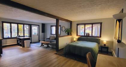 Spacious Studio Near Sebago Lake