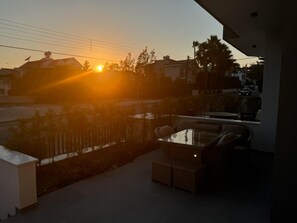 Terrace/patio - Villa - Sleeps 6 - Near Local Attractions (Limassol)