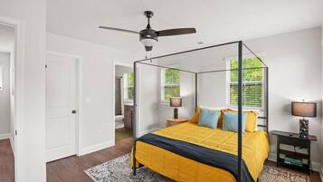 3 bedrooms, desk, iron/ironing board, WiFi