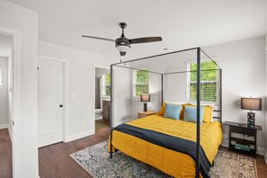 3 habitaciones, escritorio, tabla de planchar con plancha y wifi 