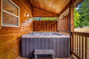 Outdoor spa tub - New! 3BR w/Hot Tub*Fireplace*Firepit*Peaceful*View (Sevierville)