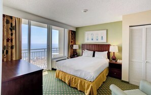 2 makuuhuonetta, tallelokero huoneessa, silitysrauta/-lauta