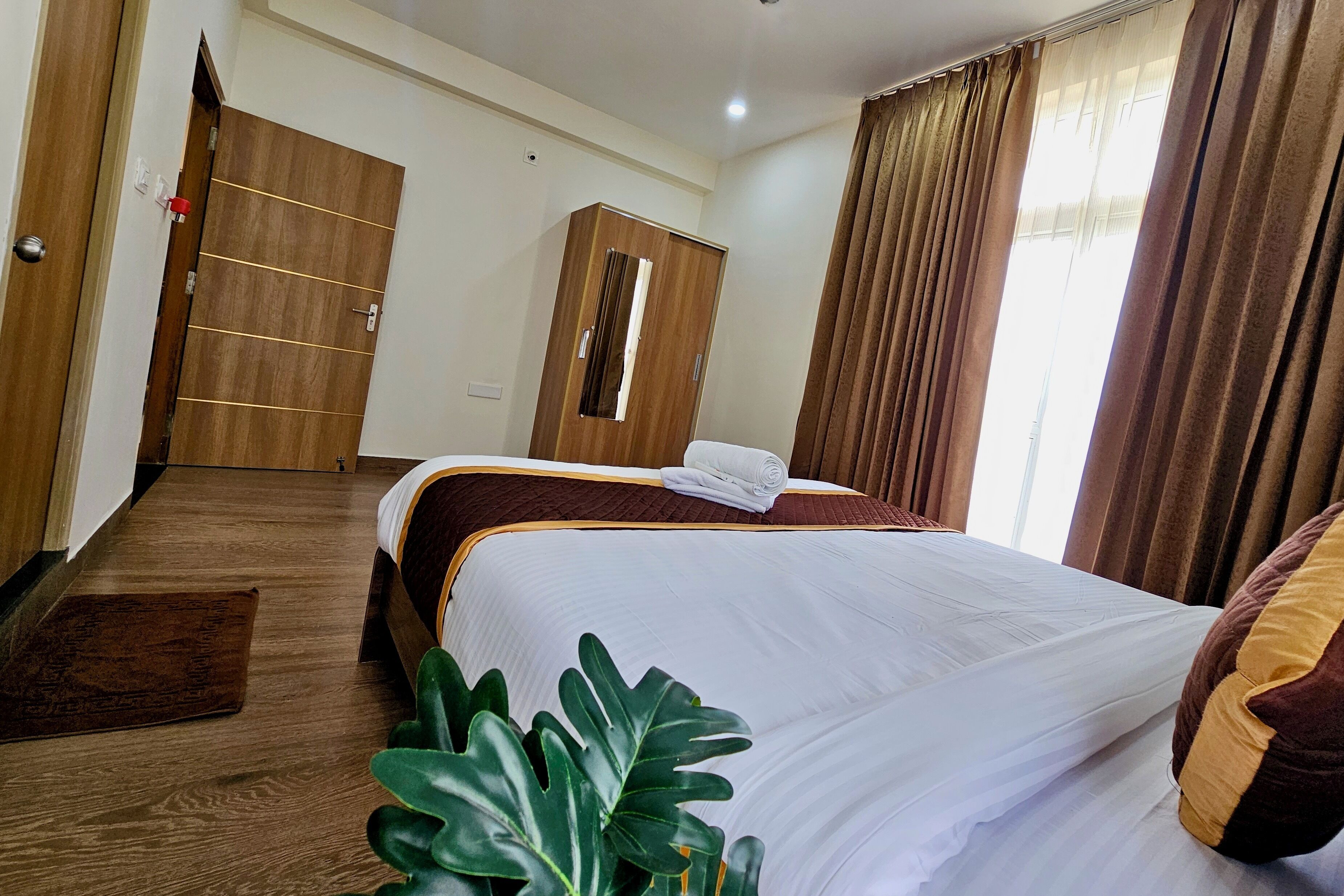 Apartamento superior, vista para a montanha | Escrivaninha, espaço de trabalho para notebook, Wi-Fi de cortesia