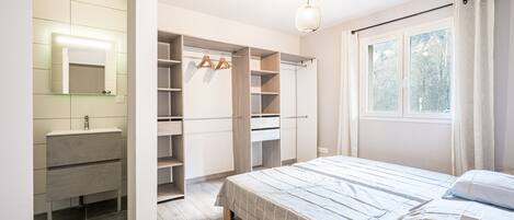 4 室のベッドルーム、WiFi