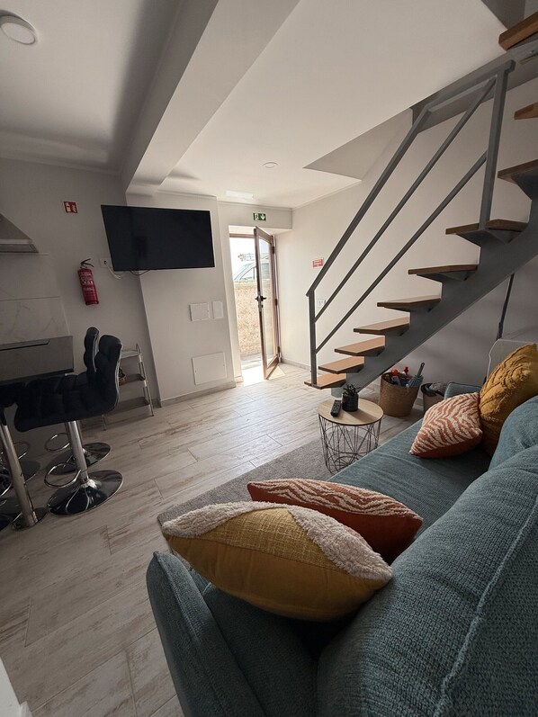 TV - Tini's House | Madeira Holiday (Gaula)