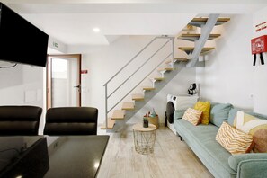 TV - Tini's House | Madeira Holiday (Gaula)