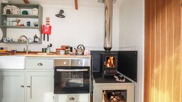 Cookware/dishes/utensils