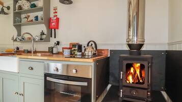 Cookware/dishes/utensils