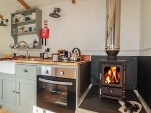 Batterie de cuisine, vaisselle et ustensiles